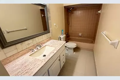 3040 NE 16th Ave, Unit #305, Oakland Park, FL 33334 - Photo 11