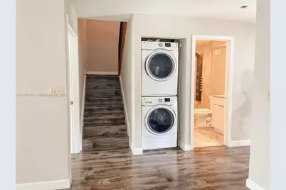 228  Lakeside Cir, Unit #228, Sunrise, FL 33326 - Photo 5