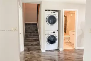 228 Lakeside Cir, Sunrise, FL 33326 - Photo 5