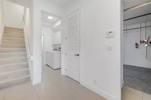 456 NW 41st St, Oakland Park, FL 33309 - Photo 3