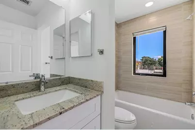 456 NW 41st St, Oakland Park, FL 33309 - Photo 17