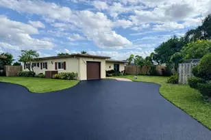 1780 NW 39th Pl, Oakland Park, FL 33309 - Photo 3