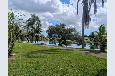 11180  Redwood, Unit #0, Pembroke Pines, FL 33026 - Photo 7