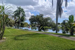 11180 Redwood Unit, Pembroke Pines, FL 33026 - Photo 7