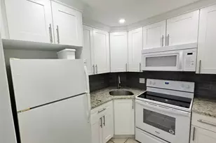 3200 NE 7th Ct Unit, Pompano Beach, FL 33062 - Photo 9