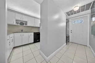 2920 NE 8th Terrace, Oakland Park, FL 33334 - Photo 11