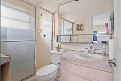 8410 NW 59 Pl, Tamarac, FL 33321 - Photo 9