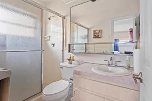 8410 NW 59th Pl, Tamarac, FL 33321 - Photo 9