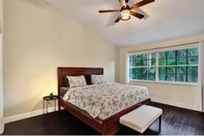 1962 NE 7th St, Deerfield Beach, FL 33441 - Photo 11