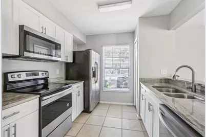 7402  E Banks Dr, Unit #7402, Tampa, FL 33617 - Photo 15