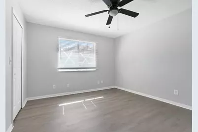 7402  E Banks Dr, Unit #7402, Tampa, FL 33617 - Photo 21