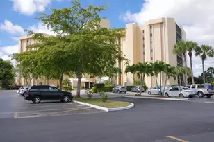 7100 Radice Ct, Lauderhill, FL 33319 - Photo 41