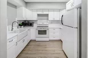 131 NE 55th St, Oakland Park, FL 33334 - Photo 7