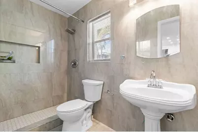 19885 NE 22nd Ave, Miami, FL 33180 - Photo 41