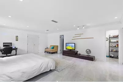 19885 NE 22nd Ave, Miami, FL 33180 - Photo 67