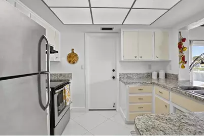 4305 NW 49th Dr, Tamarac, FL 33319 - Photo 11