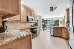 10180 Silver Lake Dr, Boca Raton, FL 33428 - Photo 9