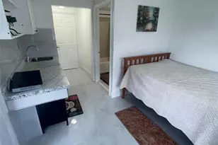 408 SW 68th Ave, Pembroke Pines, FL 33023 - Photo 1