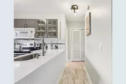 2131 NE 42nd Ct, Unit #106E, Lighthouse Point, FL 33064 - Photo 17