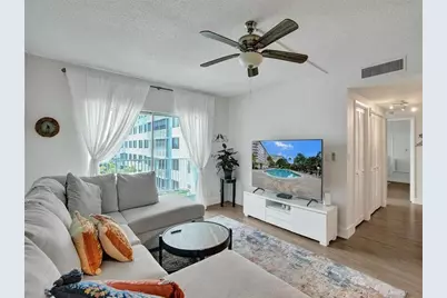 4200  Hillcrest Dr, Unit #717, Hollywood, FL 33021 - Photo 5