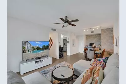 4200  Hillcrest Dr, Unit #717, Hollywood, FL 33021 - Photo 3