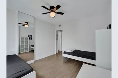 4200  Hillcrest Dr, Unit #717, Hollywood, FL 33021 - Photo 17