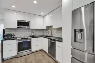 4200 Hillcrest Dr, Hollywood, FL 33021 - Photo 1