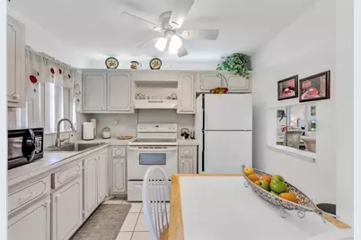 8950  Sunrise Lakes Blvd, Unit #210, Sunrise, FL 33322 - Photo 3