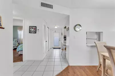 8950  Sunrise Lakes Blvd, Unit #210, Sunrise, FL 33322 - Photo 5