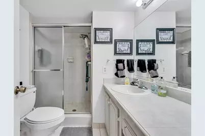 8950  Sunrise Lakes Blvd, Unit #210, Sunrise, FL 33322 - Photo 17