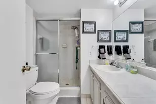 8950 Sunrise Lakes Blvd, Sunrise, FL 33322 - Photo 17