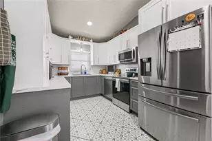 8610 NW 46th St, Lauderhill, FL 33351 - Photo 7