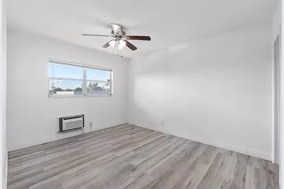 1100 NE 9th Ave, Unit #302, Fort Lauderdale, FL 33304 - Photo 9