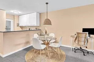 2555 NE 11th St, Fort Lauderdale, FL 33304 - Photo 11