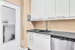 2555 NE 11th St, Fort Lauderdale, FL 33304 - Photo 5