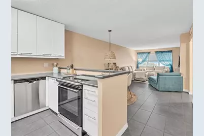 2555 NE 11th St, Unit #610, Fort Lauderdale, FL 33304 - Photo 3