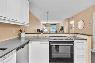 2555 NE 11th St, Fort Lauderdale, FL 33304 - Photo 7