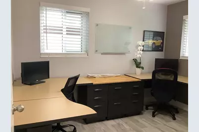 8260 NW 11th Ct, Pembroke Pines, FL 33024 - Photo 11