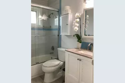 8260 NW 11th Ct, Pembroke Pines, FL 33024 - Photo 13