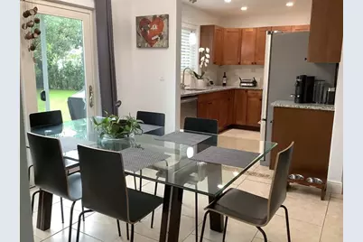 8260 NW 11th Ct, Pembroke Pines, FL 33024 - Photo 7