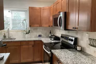 8260 NW 11th Ct, Pembroke Pines, FL 33024 - Photo 9