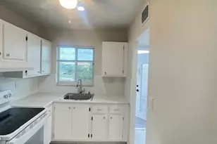 8515 Sunrise Lakes Blvd, Sunrise, FL 33322 - Photo 3