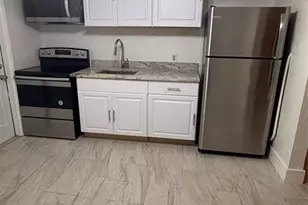 604 NW 10th St, Hallandale Beach, FL 33009 - Photo 5