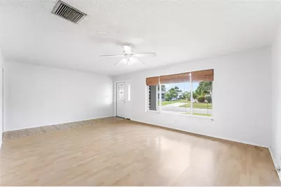 4706 NW 43rd Ter, Tamarac, FL 33319 - Photo 5