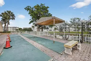 8130 Sunrise Lakes Blvd, Sunrise, FL 33322 - Photo 33