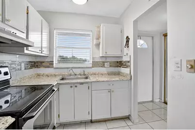 8130  Sunrise Lakes Blvd, Unit #309, Sunrise, FL 33322 - Photo 9