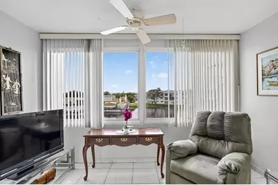 8130  Sunrise Lakes Blvd, Unit #309, Sunrise, FL 33322 - Photo 21