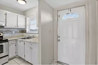 8130  Sunrise Lakes Blvd, Unit #309, Sunrise, FL 33322 - Photo 5