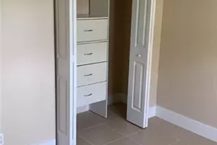 5180 NE 6th Ave, Oakland Park, FL 33334 - Photo 9