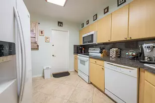 3575 Brokenwoods Dr, Coral Springs, FL 33065 - Photo 5